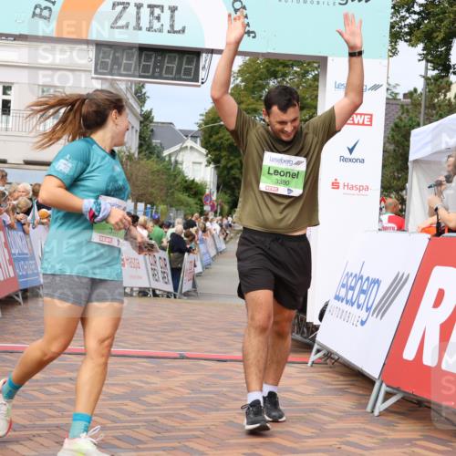 31.08.2025 - 21. Blankeneser Heldenlauf Strokosch-Dieckow http://msf.ph/oto/8662967 31.08.2025 11:02:34 Ziel 3380, 3379, 3135, 3136, 3406, 3727 meine-sportfotos.de