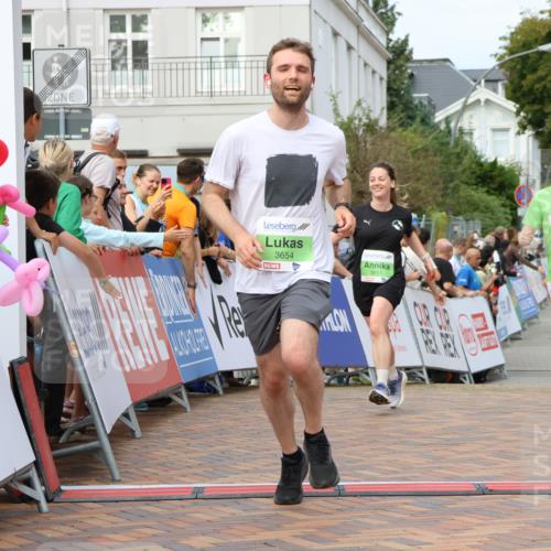 31.08.2025 - 21. Blankeneser Heldenlauf Strokosch-Dieckow http://msf.ph/oto/8662979 31.08.2025 11:21:39 Ziel 3145, 3110, 3111, 3654 meine-sportfotos.de