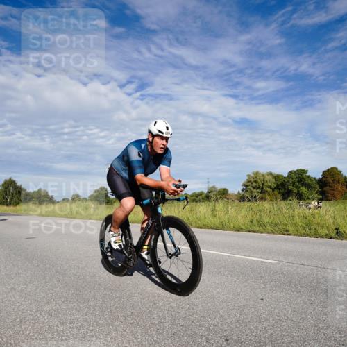 31.08.2025 - Elbe Triathlon Hamburg Michael Burmester http://msf.ph/oto/8662999 31.08.2025 09:30:44 Radfahren 192, 364, 413, 421, 669, 684, 756 meine-sportfotos.de