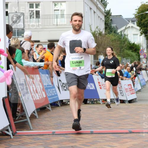 31.08.2025 - 21. Blankeneser Heldenlauf Strokosch-Dieckow http://msf.ph/oto/8663007 31.08.2025 11:21:39 Ziel 3145, 3110, 3111, 3654 meine-sportfotos.de