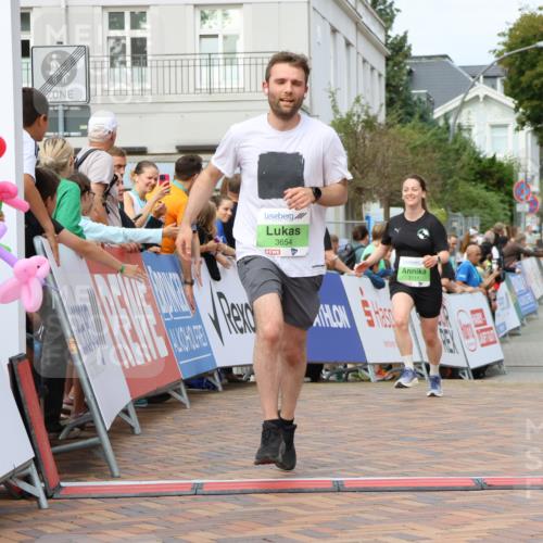 31.08.2025 - 21. Blankeneser Heldenlauf Strokosch-Dieckow http://msf.ph/oto/8663016 31.08.2025 11:21:39 Ziel 3145, 3110, 3111, 3654 meine-sportfotos.de