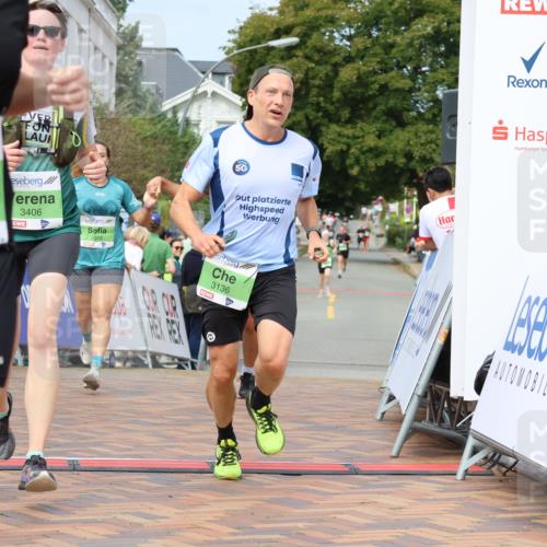 31.08.2025 - 21. Blankeneser Heldenlauf Strokosch-Dieckow http://msf.ph/oto/8663104 31.08.2025 11:02:31 Ziel 3380, 3379, 3135, 3136, 3406, 3727 meine-sportfotos.de