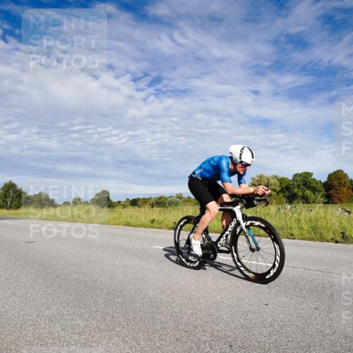 31.08.2025 - Elbe Triathlon Hamburg Michael Burmester http://msf.ph/oto/8663127 31.08.2025 09:32:49 Radfahren 709, 713 meine-sportfotos.de
