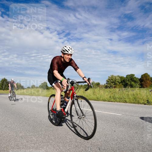 31.08.2025 - Elbe Triathlon Hamburg Michael Burmester http://msf.ph/oto/8663133 31.08.2025 09:33:03 Radfahren 184, 381, 495, 502 meine-sportfotos.de