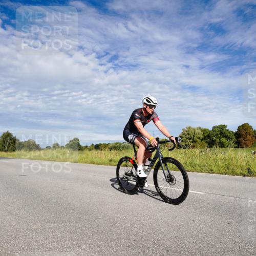 31.08.2025 - Elbe Triathlon Hamburg Michael Burmester http://msf.ph/oto/8663136 31.08.2025 09:33:04 Radfahren 184, 381, 495, 502 meine-sportfotos.de