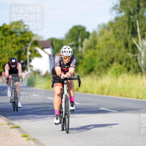31.08.2025 - Elbe Triathlon Hamburg Michael Burmester http://msf.ph/oto/8663200 31.08.2025 09:15:00 Radfahren 280, 354, 361, 431 meine-sportfotos.de