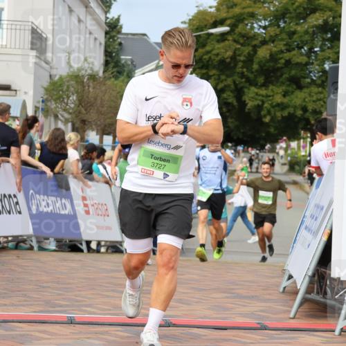 31.08.2025 - 21. Blankeneser Heldenlauf Strokosch-Dieckow http://msf.ph/oto/8663201 31.08.2025 11:02:27 Ziel 3135, 3136, 3406, 3484, 3727 meine-sportfotos.de