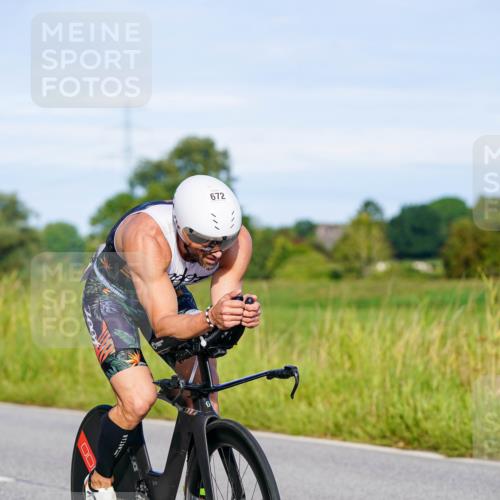 31.08.2025 - Elbe Triathlon Hamburg Michael Burmester http://msf.ph/oto/8663266 31.08.2025 09:15:30 Radfahren 387, 527, 672 meine-sportfotos.de
