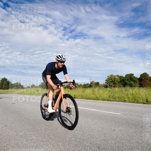 31.08.2025 - Elbe Triathlon Hamburg Michael Burmester http://msf.ph/oto/8663279 31.08.2025 09:35:13 Radfahren 250, 425, 446, 532, 730, 766 meine-sportfotos.de