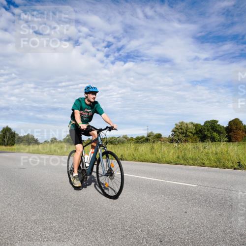 31.08.2025 - Elbe Triathlon Hamburg Michael Burmester http://msf.ph/oto/8663321 31.08.2025 09:35:50 Radfahren 404, 689, 752 meine-sportfotos.de