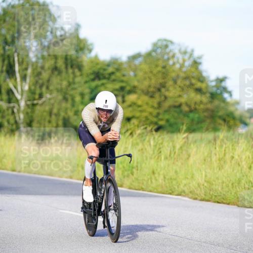 31.08.2025 - Elbe Triathlon Hamburg Michael Burmester http://msf.ph/oto/8663347 31.08.2025 09:16:05 Radfahren 176, 200, 209, 213, 232, 238, 528, 535 meine-sportfotos.de