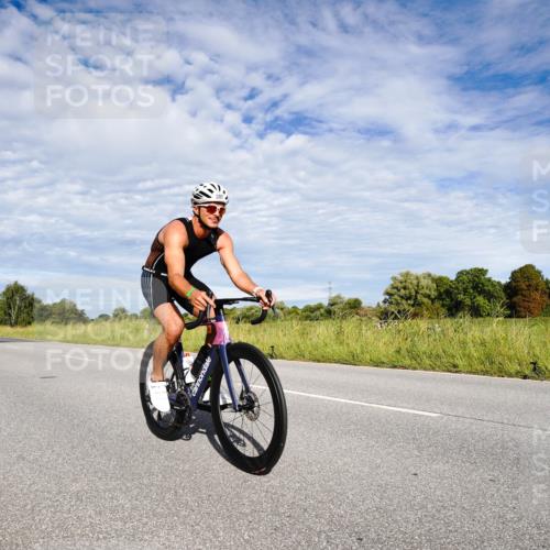 31.08.2025 - Elbe Triathlon Hamburg Michael Burmester http://msf.ph/oto/8663372 31.08.2025 09:36:39 Radfahren 397, 429, 651, 735 meine-sportfotos.de