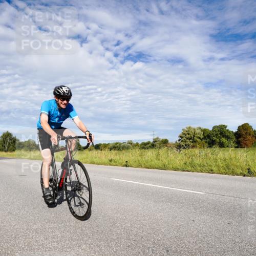 31.08.2025 - Elbe Triathlon Hamburg Michael Burmester http://msf.ph/oto/8663381 31.08.2025 09:36:47 Radfahren 300, 429, 651, 703 meine-sportfotos.de