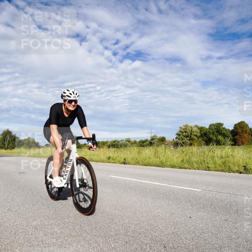 31.08.2025 - Elbe Triathlon Hamburg Michael Burmester http://msf.ph/oto/8663383 31.08.2025 09:36:55 Radfahren 300, 344, 503 meine-sportfotos.de