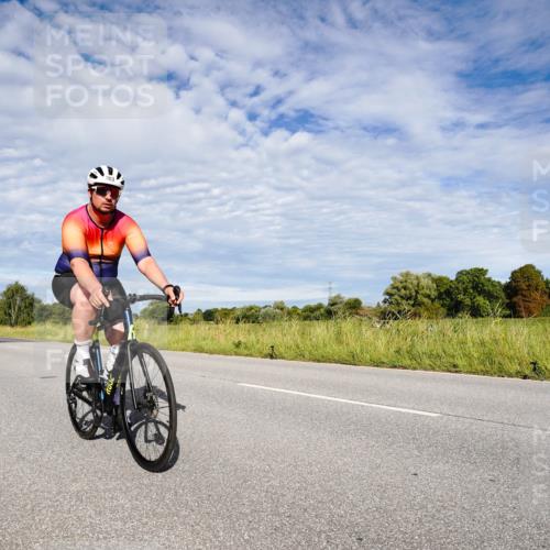 31.08.2025 - Elbe Triathlon Hamburg Michael Burmester http://msf.ph/oto/8663389 31.08.2025 09:37:02 Radfahren 344, 436, 503, 695, 747 meine-sportfotos.de