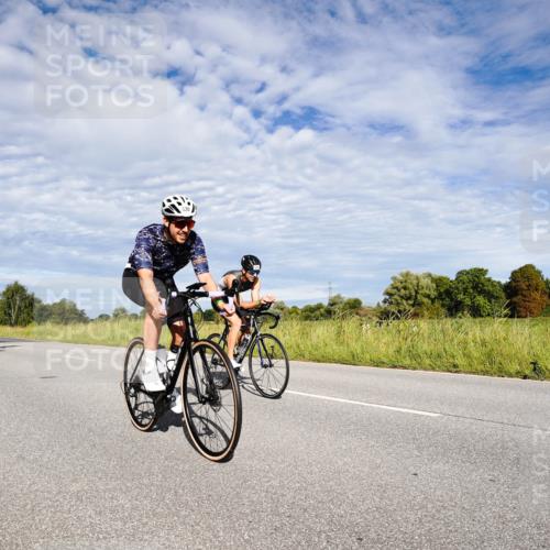 31.08.2025 - Elbe Triathlon Hamburg Michael Burmester http://msf.ph/oto/8663425 31.08.2025 09:37:28 Radfahren 270, 331, 479, 529, 530, 543, 690, 728, 741 meine-sportfotos.de