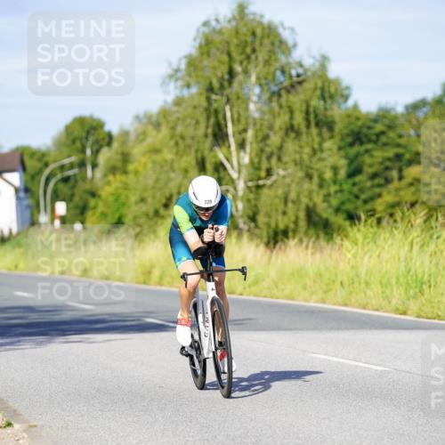 31.08.2025 - Elbe Triathlon Hamburg Michael Burmester http://msf.ph/oto/8663431 31.08.2025 09:16:57 Radfahren 220, 598 meine-sportfotos.de