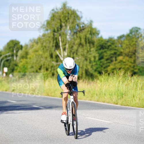 31.08.2025 - Elbe Triathlon Hamburg Michael Burmester http://msf.ph/oto/8663433 31.08.2025 09:16:57 Radfahren 220, 598 meine-sportfotos.de