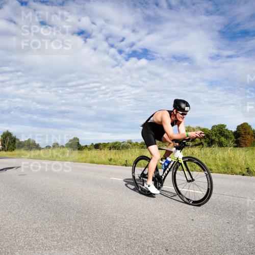 31.08.2025 - Elbe Triathlon Hamburg Michael Burmester http://msf.ph/oto/8663437 31.08.2025 09:37:43 Radfahren 371, 389, 587, 704 meine-sportfotos.de
