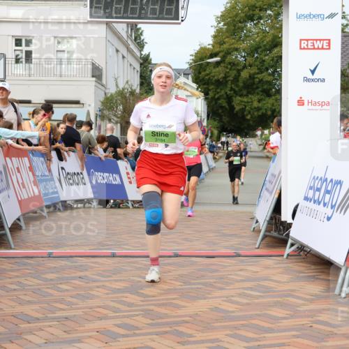 31.08.2025 - 21. Blankeneser Heldenlauf Strokosch-Dieckow http://msf.ph/oto/8663451 31.08.2025 11:20:40 Ziel 3184, 3179 meine-sportfotos.de