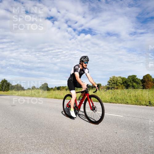 31.08.2025 - Elbe Triathlon Hamburg Michael Burmester http://msf.ph/oto/8663500 31.08.2025 09:38:20 Radfahren 267, 402, 472, 524, 699 meine-sportfotos.de