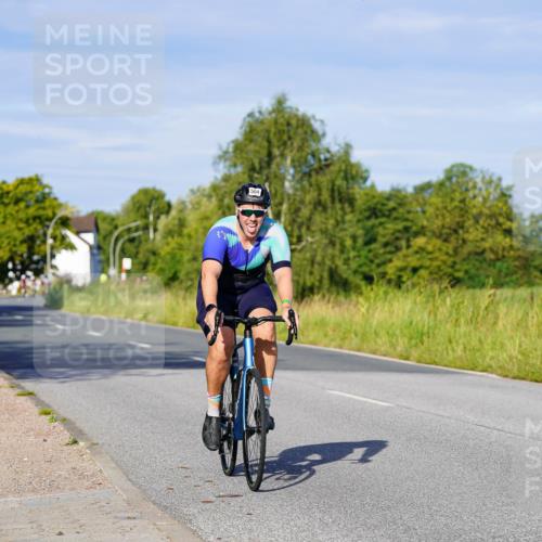 31.08.2025 - Elbe Triathlon Hamburg Michael Burmester http://msf.ph/oto/8663508 31.08.2025 09:17:41 Radfahren 504 meine-sportfotos.de