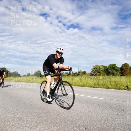 31.08.2025 - Elbe Triathlon Hamburg Michael Burmester http://msf.ph/oto/8663516 31.08.2025 09:38:39 Radfahren 255, 308, 373, 481, 549, 574, 596, 642, 701 meine-sportfotos.de