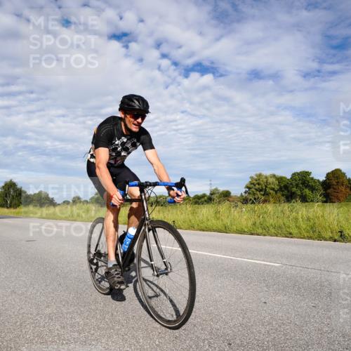 31.08.2025 - Elbe Triathlon Hamburg Michael Burmester http://msf.ph/oto/8663549 31.08.2025 09:39:07 Radfahren 260, 293, 424, 449, 453, 497, 653, 753, 922 meine-sportfotos.de