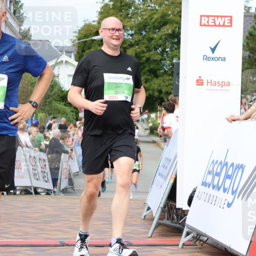 31.08.2025 - 21. Blankeneser Heldenlauf Strokosch-Dieckow http://msf.ph/oto/8663553 31.08.2025 11:02:06 Ziel 3587, 3471, 3556 meine-sportfotos.de