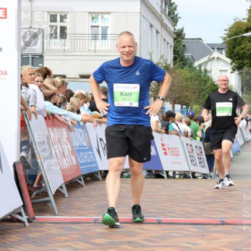 31.08.2025 - 21. Blankeneser Heldenlauf Strokosch-Dieckow http://msf.ph/oto/8663561 31.08.2025 11:02:04 Ziel 3471, 3556 meine-sportfotos.de