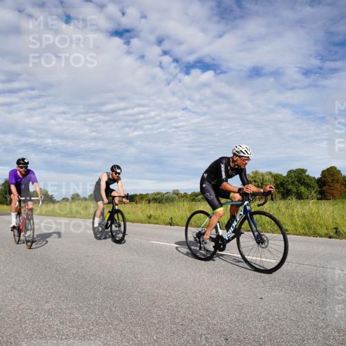 31.08.2025 - Elbe Triathlon Hamburg Michael Burmester http://msf.ph/oto/8663579 31.08.2025 09:39:34 Radfahren 346, 366, 478, 500, 511, 548, 687 meine-sportfotos.de