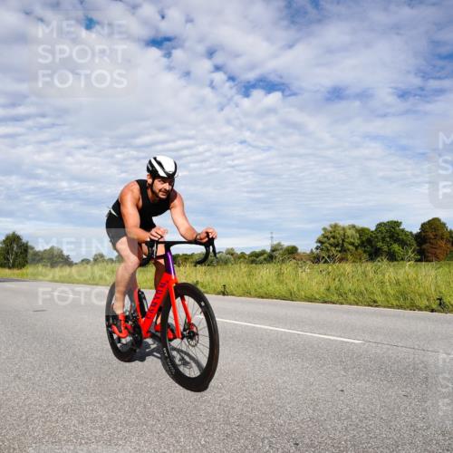 31.08.2025 - Elbe Triathlon Hamburg Michael Burmester http://msf.ph/oto/8663586 31.08.2025 09:39:41 Radfahren 388, 514, 548 meine-sportfotos.de