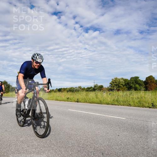 31.08.2025 - Elbe Triathlon Hamburg Michael Burmester http://msf.ph/oto/8663601 31.08.2025 09:40:01 Radfahren 334, 348, 418, 432, 499, 536, 576, 698, 774 meine-sportfotos.de