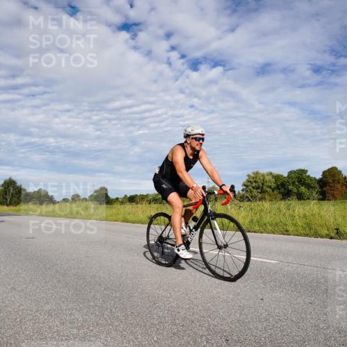 31.08.2025 - Elbe Triathlon Hamburg Michael Burmester http://msf.ph/oto/8663645 31.08.2025 09:40:26 Radfahren 279, 288, 301, 406, 462, 627 meine-sportfotos.de