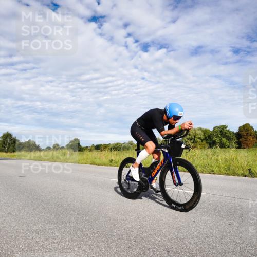 31.08.2025 - Elbe Triathlon Hamburg Michael Burmester http://msf.ph/oto/8663650 31.08.2025 09:40:36 Radfahren 341, 535, 716, 805 meine-sportfotos.de
