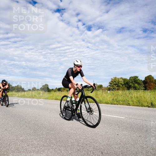 31.08.2025 - Elbe Triathlon Hamburg Michael Burmester http://msf.ph/oto/8663668 31.08.2025 09:40:51 Radfahren 258, 320, 477, 558, 601, 645, 840 meine-sportfotos.de