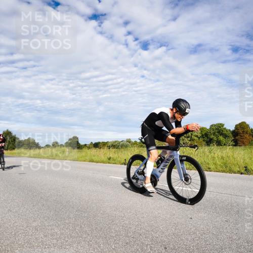 31.08.2025 - Elbe Triathlon Hamburg Michael Burmester http://msf.ph/oto/8663673 31.08.2025 09:40:54 Radfahren 258, 320, 477, 550, 558, 564, 601, 645, 711, 840 meine-sportfotos.de
