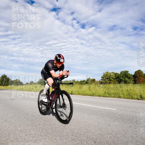 31.08.2025 - Elbe Triathlon Hamburg Michael Burmester http://msf.ph/oto/8663675 31.08.2025 09:40:55 Radfahren 258, 320, 477, 550, 558, 564, 601, 645, 711, 748 meine-sportfotos.de
