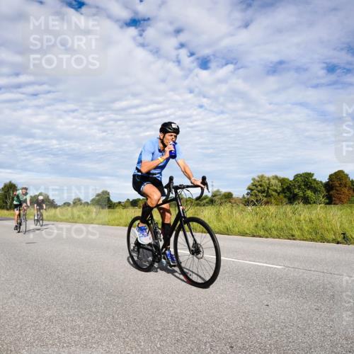 31.08.2025 - Elbe Triathlon Hamburg Michael Burmester http://msf.ph/oto/8663691 31.08.2025 09:41:03 Radfahren 496, 546, 550, 673, 711, 748, 848 meine-sportfotos.de