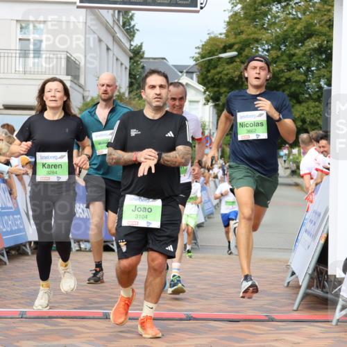 31.08.2025 - 21. Blankeneser Heldenlauf Strokosch-Dieckow http://msf.ph/oto/8663698 31.08.2025 11:01:47 Ziel 3439, 3428, 3662, 3104, 3521, 3476, 3109, 3730, 3284 meine-sportfotos.de