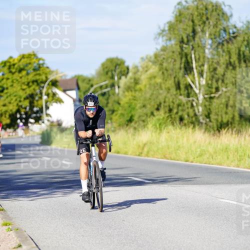 31.08.2025 - Elbe Triathlon Hamburg Michael Burmester http://msf.ph/oto/8663702 31.08.2025 09:19:21 Radfahren 392, 515 meine-sportfotos.de