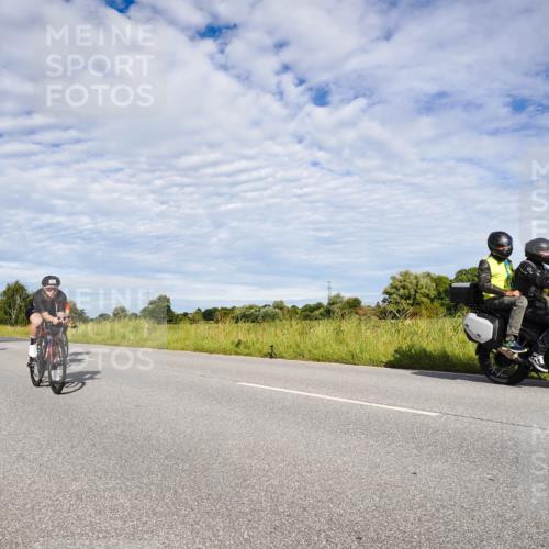 31.08.2025 - Elbe Triathlon Hamburg Michael Burmester http://msf.ph/oto/8663718 31.08.2025 09:41:18 Radfahren 261, 318, 395, 445, 630, 650, 672, 815, 851, 853 meine-sportfotos.de