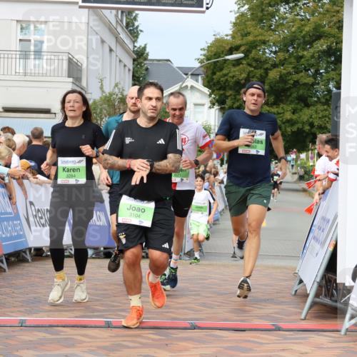 31.08.2025 - 21. Blankeneser Heldenlauf Strokosch-Dieckow http://msf.ph/oto/8663747 31.08.2025 11:01:46 Ziel 3428, 3662, 3104, 3521, 3476, 3109, 3730, 3284 meine-sportfotos.de