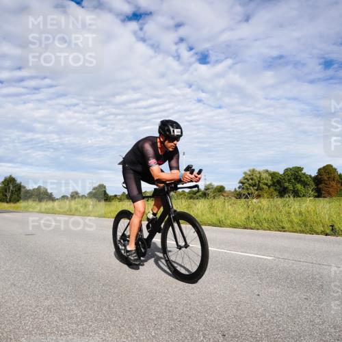 31.08.2025 - Elbe Triathlon Hamburg Michael Burmester http://msf.ph/oto/8663748 31.08.2025 09:41:41 Radfahren 368, 608, 678, 813, 829 meine-sportfotos.de