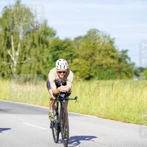 31.08.2025 - Elbe Triathlon Hamburg Michael Burmester http://msf.ph/oto/8663752 31.08.2025 09:20:03 Radfahren 208, 231, 371, 381, 474, 709 meine-sportfotos.de