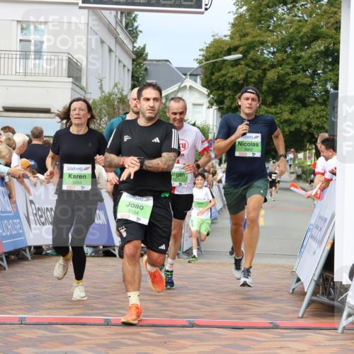 31.08.2025 - 21. Blankeneser Heldenlauf Strokosch-Dieckow http://msf.ph/oto/8663756 31.08.2025 11:01:46 Ziel 3428, 3662, 3104, 3521, 3476, 3109, 3730, 3284 meine-sportfotos.de