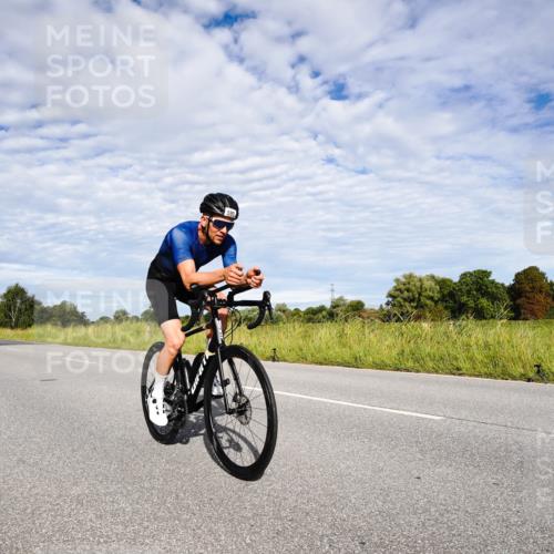31.08.2025 - Elbe Triathlon Hamburg Michael Burmester http://msf.ph/oto/8663771 31.08.2025 09:42:12 Radfahren 278, 385, 590, 929 meine-sportfotos.de