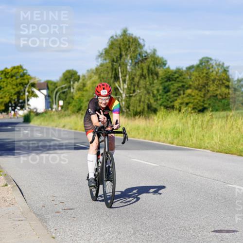 31.08.2025 - Elbe Triathlon Hamburg Michael Burmester http://msf.ph/oto/8663793 31.08.2025 09:20:21 Radfahren 327, 367, 589 meine-sportfotos.de