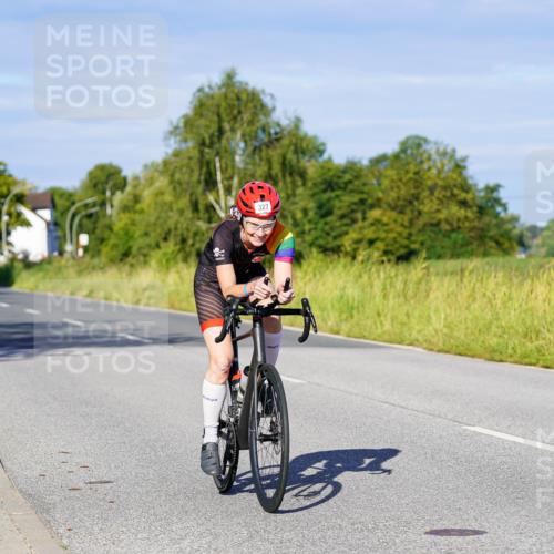 31.08.2025 - Elbe Triathlon Hamburg Michael Burmester http://msf.ph/oto/8663796 31.08.2025 09:20:21 Radfahren 327, 367, 589 meine-sportfotos.de
