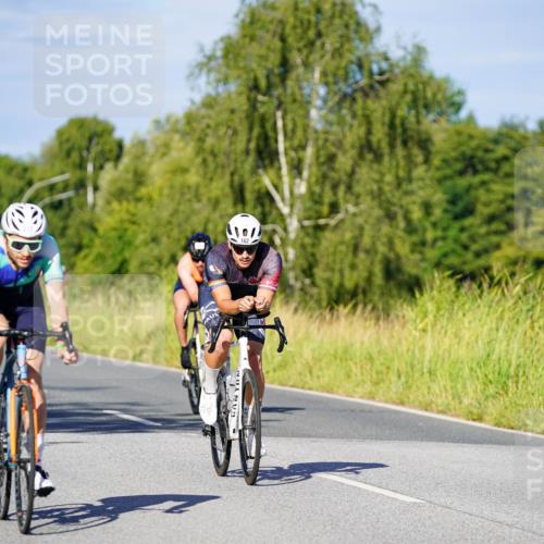 31.08.2025 - Elbe Triathlon Hamburg Michael Burmester http://msf.ph/oto/8663832 31.08.2025 09:20:38 Radfahren 182, 228, 242, 289, 422, 517, 561 meine-sportfotos.de